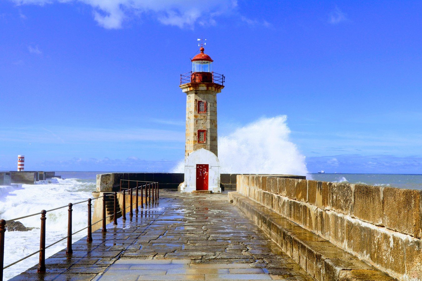 sea-lighthouse-wave-tower-sky-beacon-1543691-pxhere.com (3)