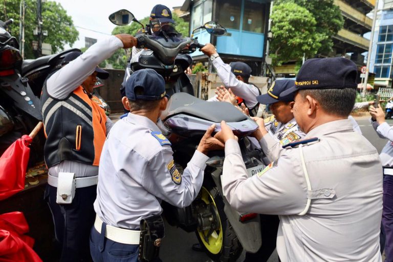 150-personel-gabungan-kembali-tertibkan-pkl-dan-parkir-liar-di-pasar-tanah-abang