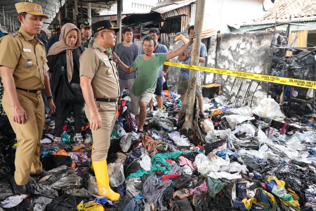 wali-kota-jakpus-tinjau-kebakaran-pasar-poncol