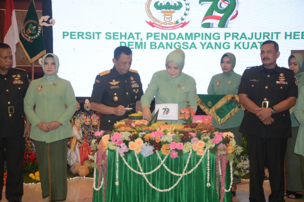 6834C979-D786-496F-ADF5-3A816EBDAD53