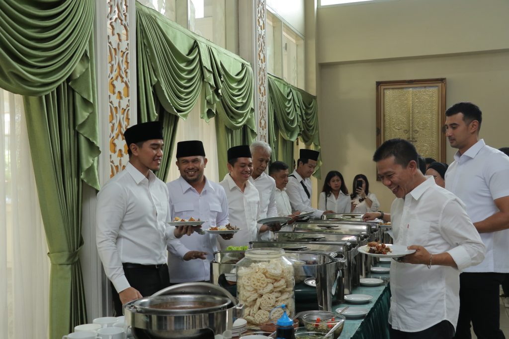 6CA165A8-D27F-413F-BBB1-76D3EE72D7CA